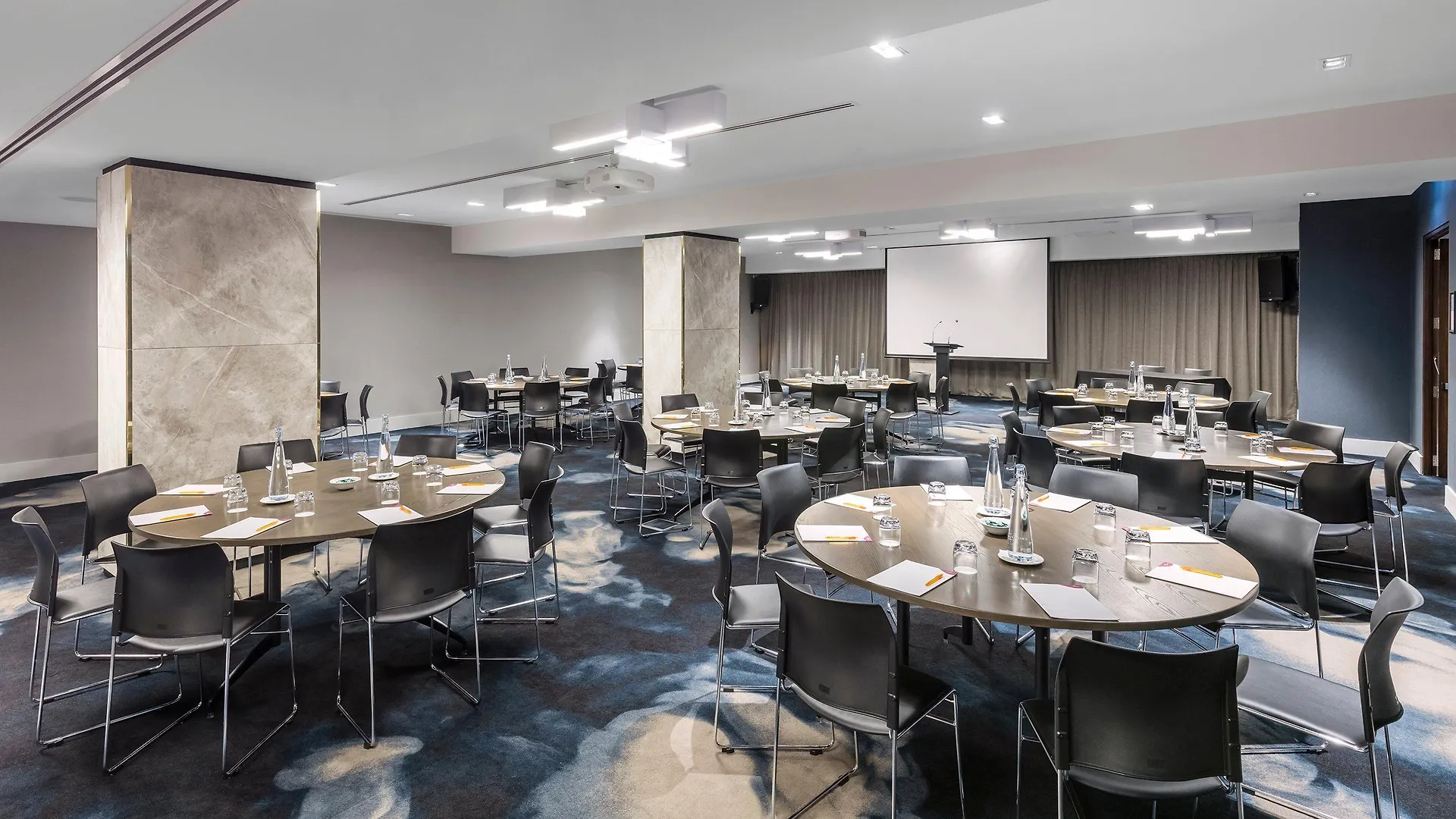 Crowne Plaza Christchurch By Ihg 4*,  New Zealand